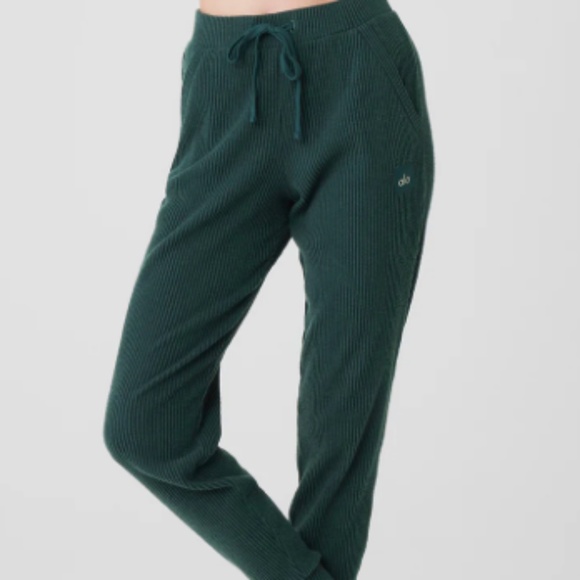 ALO Yoga Pants - Alo Yoga Muse Sweatpant - Midnight Green - S